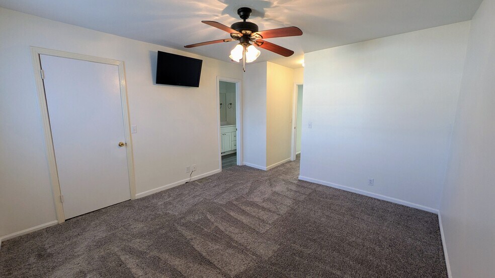 Primary Bedroom - 510 Basswood Ave