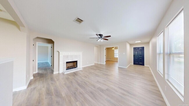 Building Photo - 145 S Willow Way