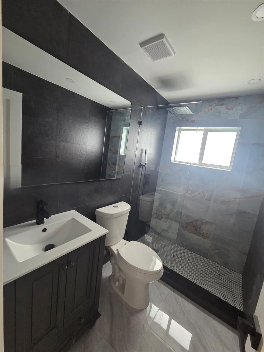 Building Photo - 2615 NW 62nd Ave