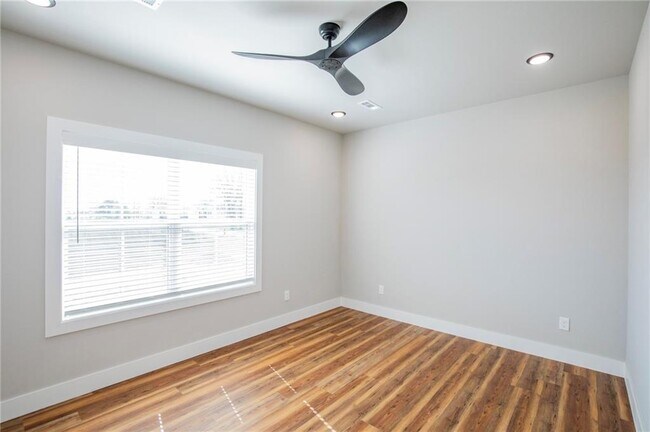 Building Photo - 1041 Seaborn Way