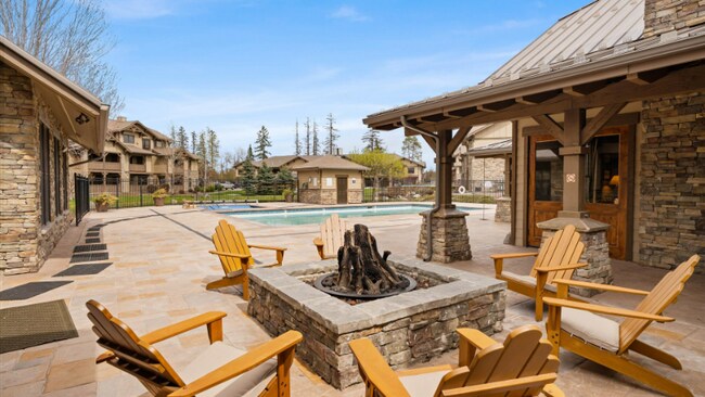 Building Photo - 6310 Locarno Dr