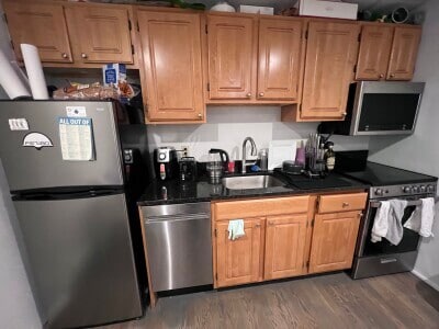 Building Photo - 67 Park Dr