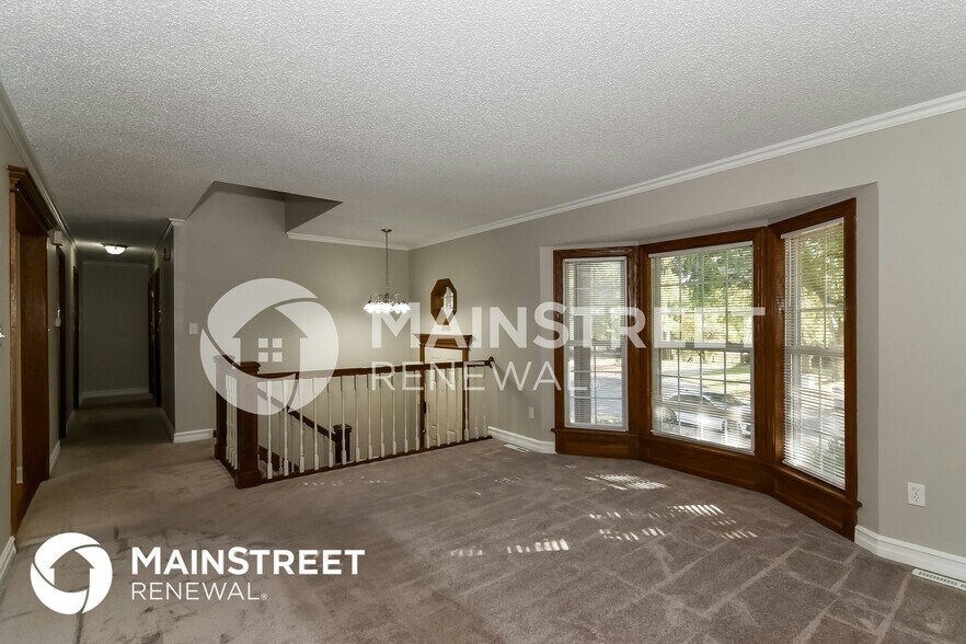 Building Photo - 510 SE Timbercreek Ln