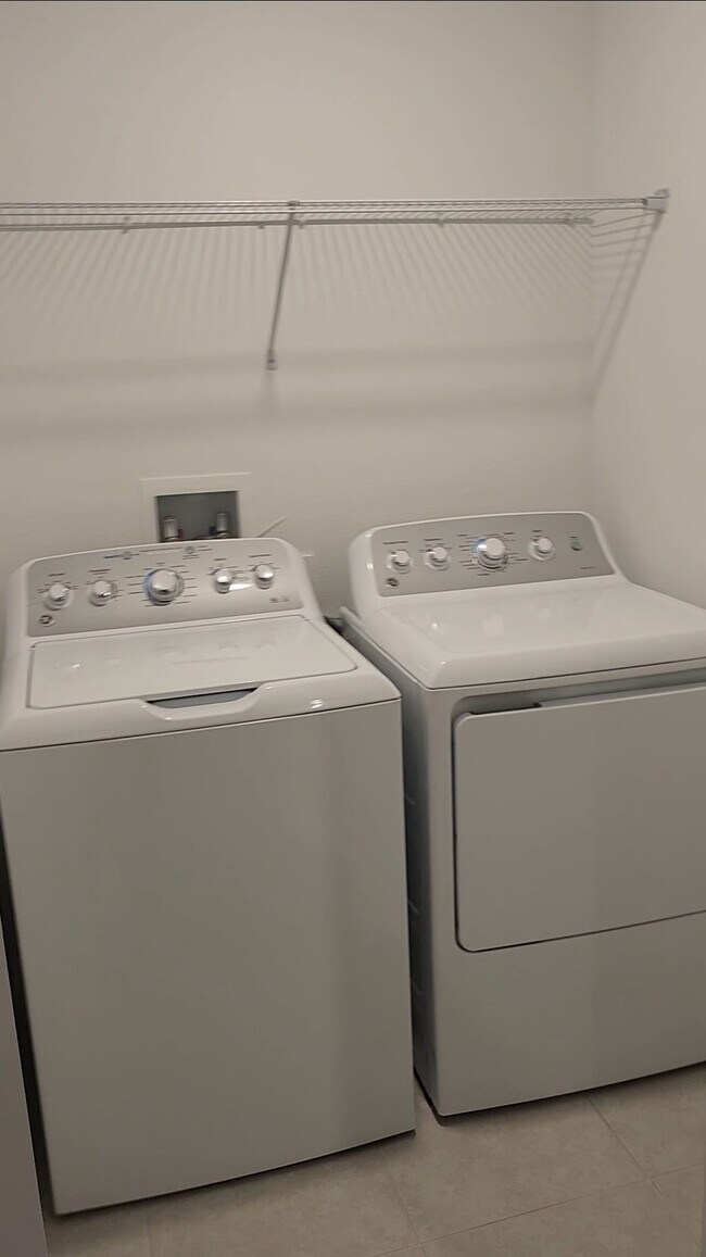 Building Photo - 11041 65th Ter E