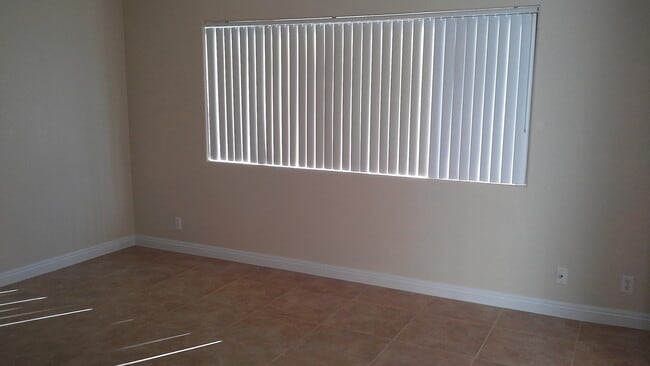 Building Photo - Vizcaya Condo in Gated Community