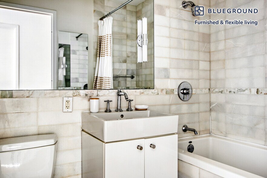 Building Photo - 635 W 42nd St