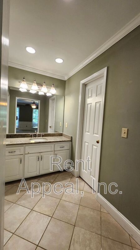 Building Photo - 310 Milesford Ct