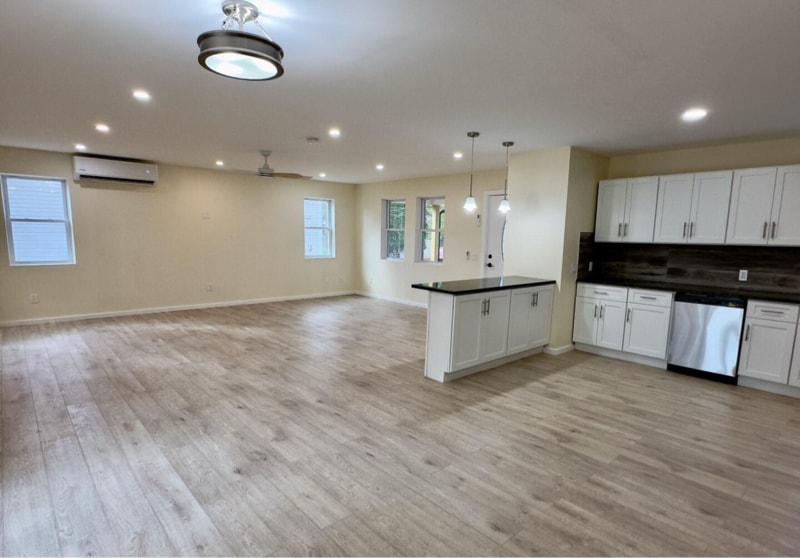Building Photo - 111 Sunrise Dr