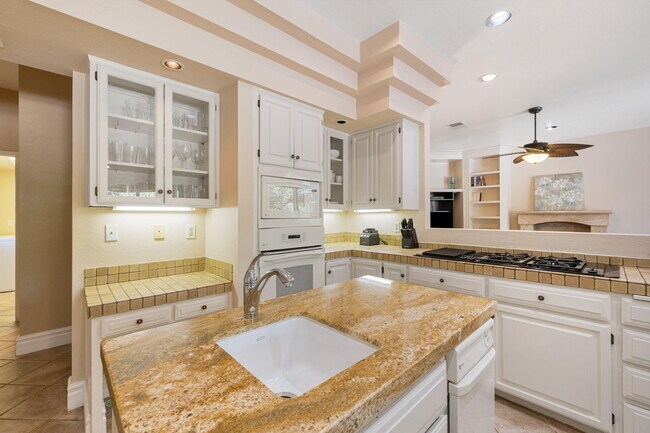 Building Photo - 72056 Palm Haven Dr