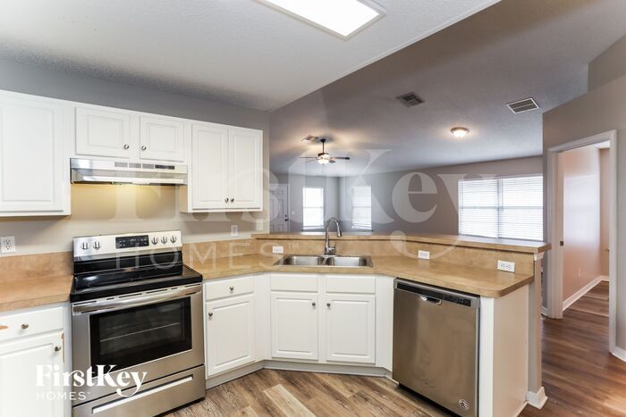 Building Photo - 7341 Ironside Dr N