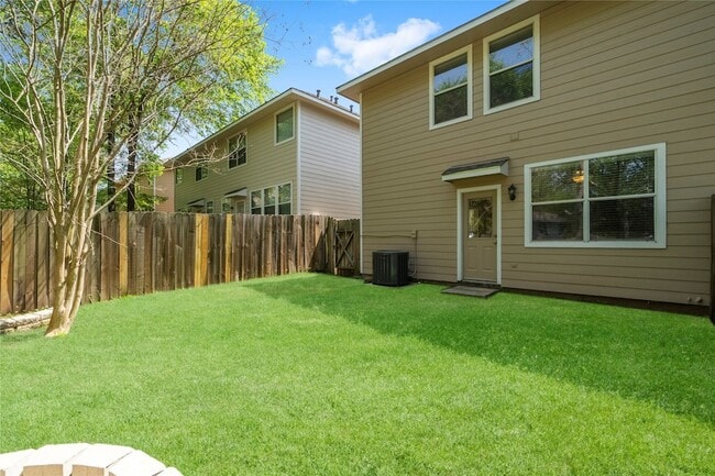 Building Photo - 15 Blue Creek Pl