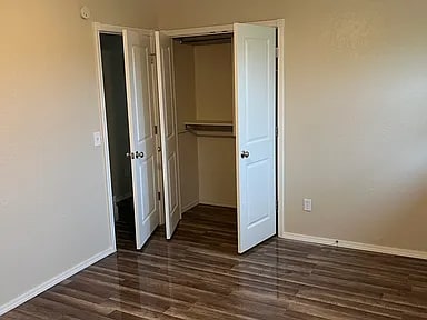 Building Photo - 1006 Tyler Ave NW