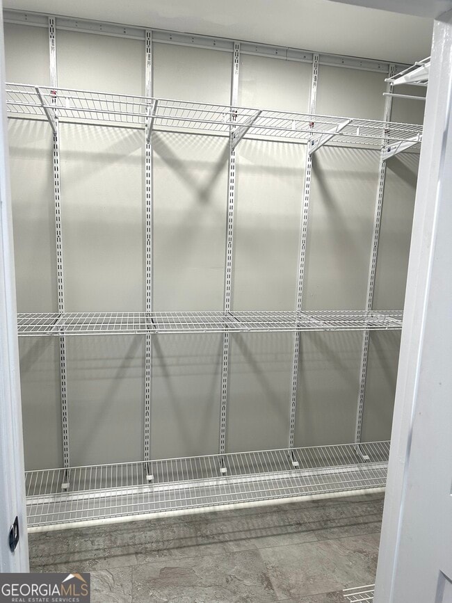 Building Photo - 716 Bieze St