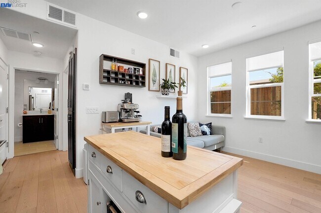 Building Photo - 29438 Urbia Way