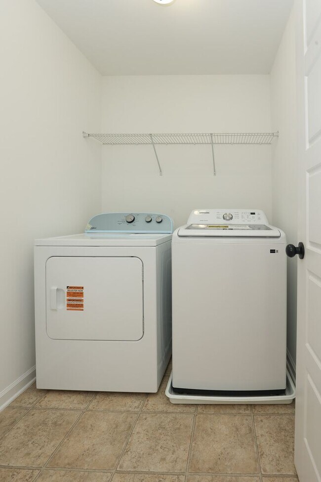 Building Photo - The Landing at Mill Creek community!  Washer / Dryer included