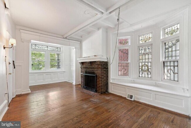 Building Photo - 257 S 46th St