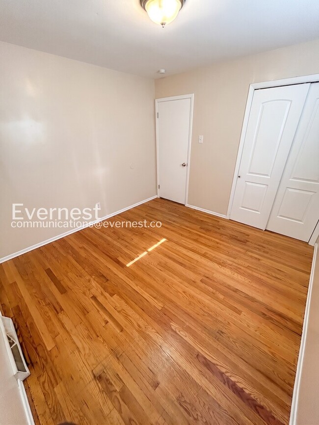 Building Photo - Charming 3-Bedroom Home with Central A/C and Carport Parking / 3 beds 1 bath / Available now!