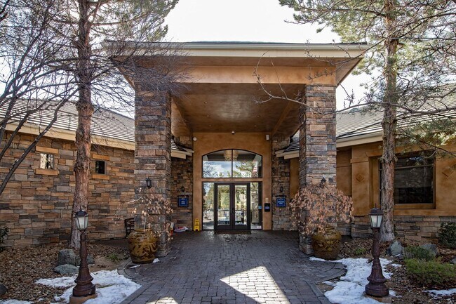 Building Photo - Fully Furnished Single Level Condo Resort LIving