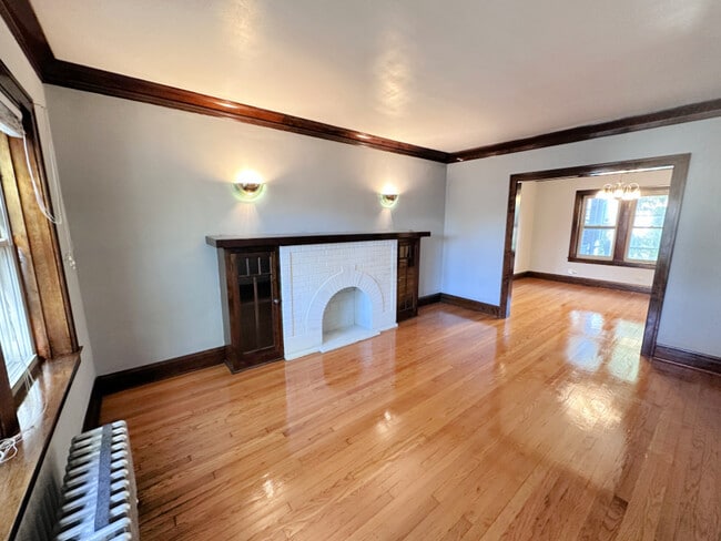 Building Photo - 3853 N Long Ave