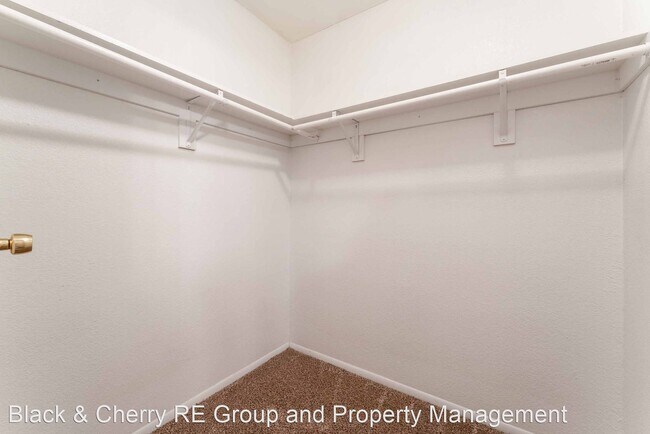 Building Photo - 1 br, 1.5 bath House - 1628 Justin Court