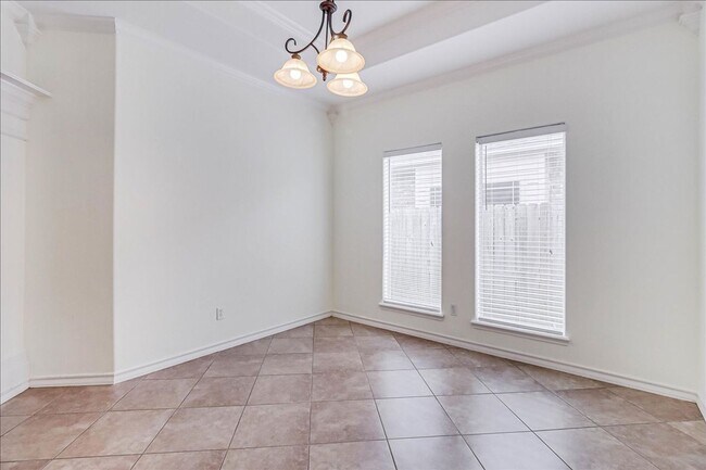 Building Photo - 5834 Aava Dr