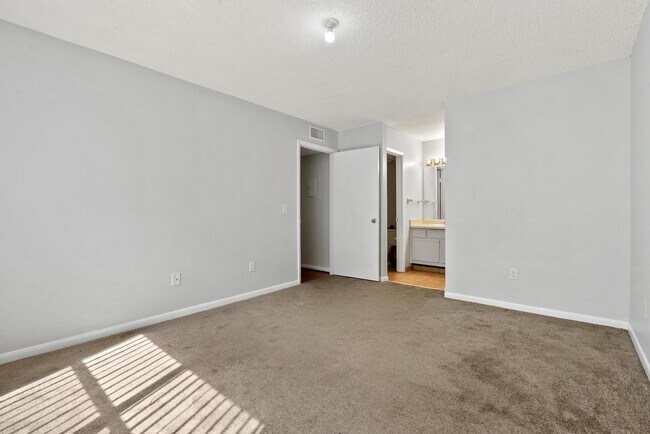 Building Photo - 4201 W McNab Rd