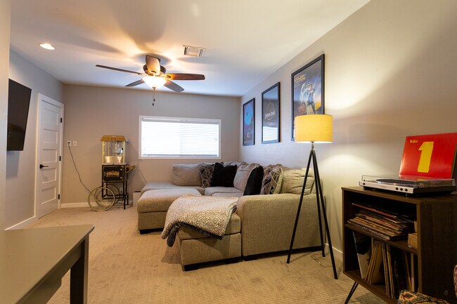 Bedroom 4/Media Room - 2040 W Cambridge Ave