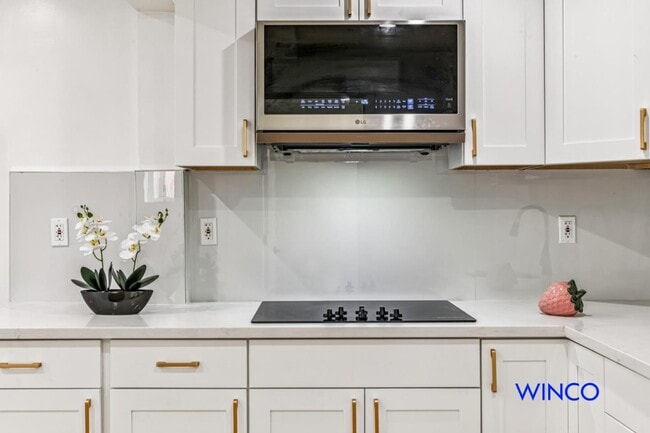 Building Photo - 372 Avalon Dr