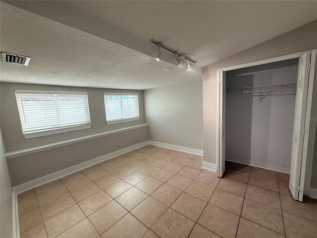 Building Photo - 2223 S Central Ave