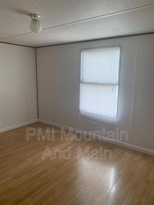 Building Photo - 38 Misty Mountain Way