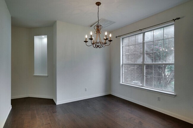 Building Photo - 1414 Laurel Oak Loop