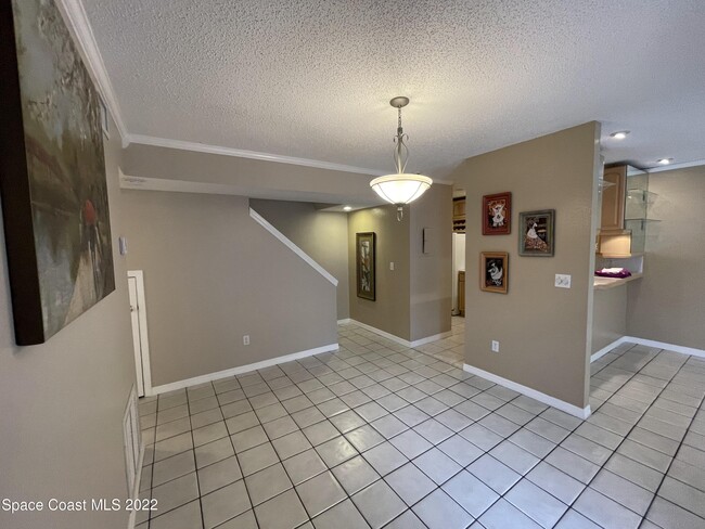 Building Photo - 1425 Malibu Cir NE