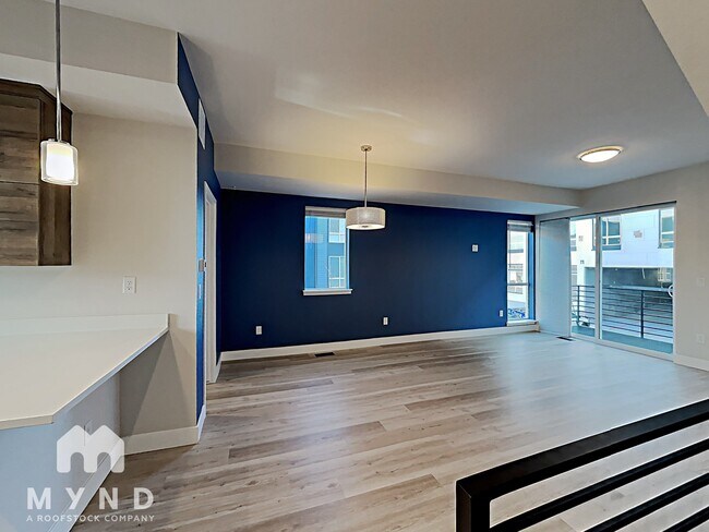 Building Photo - 1079 Chase St