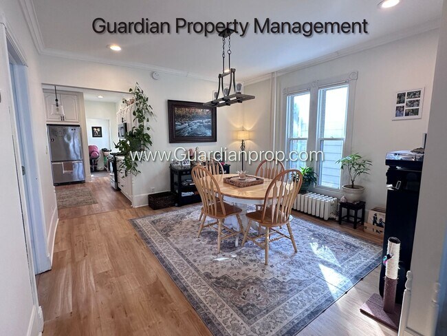 Building Photo - Linden Hills Upper Level Duplex, Sunroom, In Unit Laundry, Dishwasher