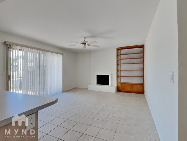 Building Photo - 8176 E Del Cuarzo Dr