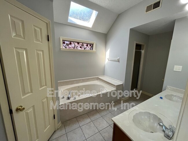 Building Photo - 5429 Craigmont Dr