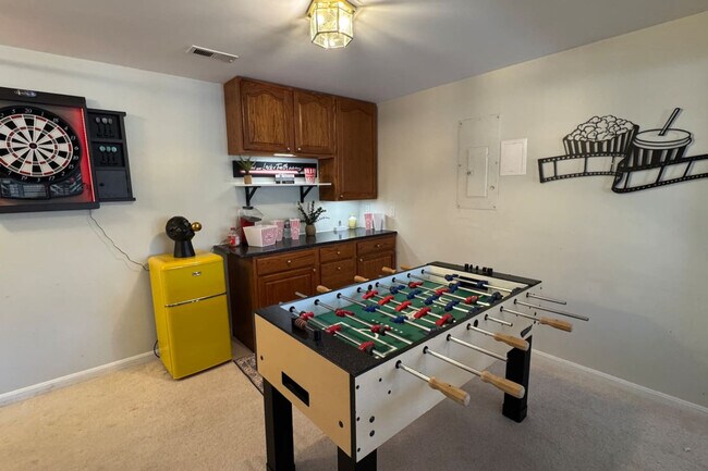 Building Photo - 9414 Grant Ave