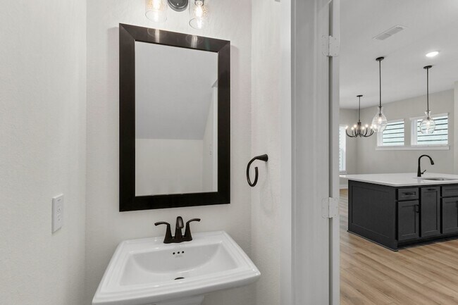 Building Photo - 16030 Mason Run Dr