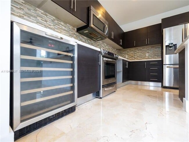 Building Photo - 7010 NW 106th Ave