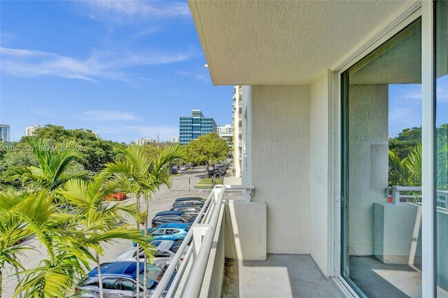 Building Photo - 2775 NE 187th St