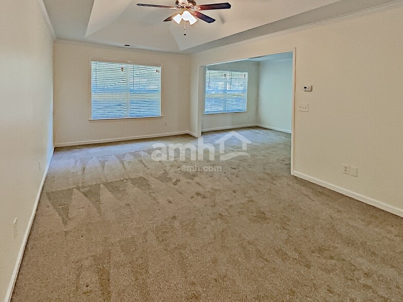 Building Photo - 836 Topaz Valley