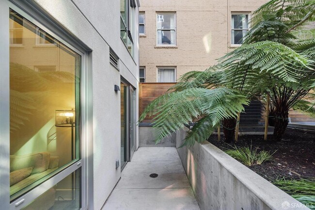 Building Photo - 1075 Market St