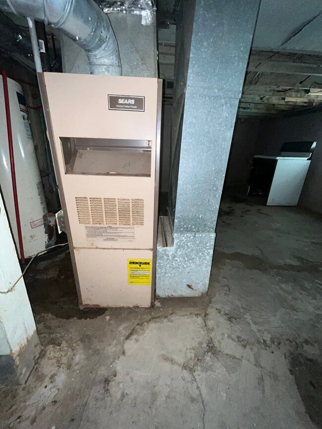 Building Photo - 802 N 71st St