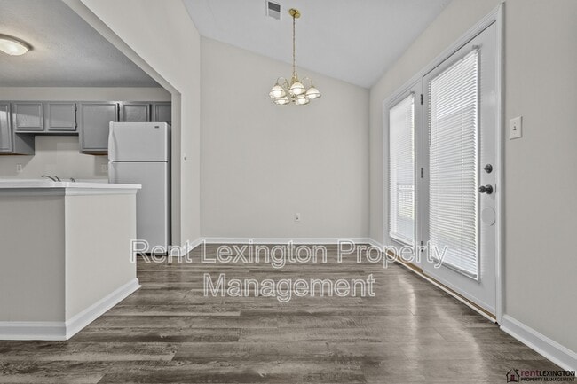 Building Photo - 3424 Promenade Dr