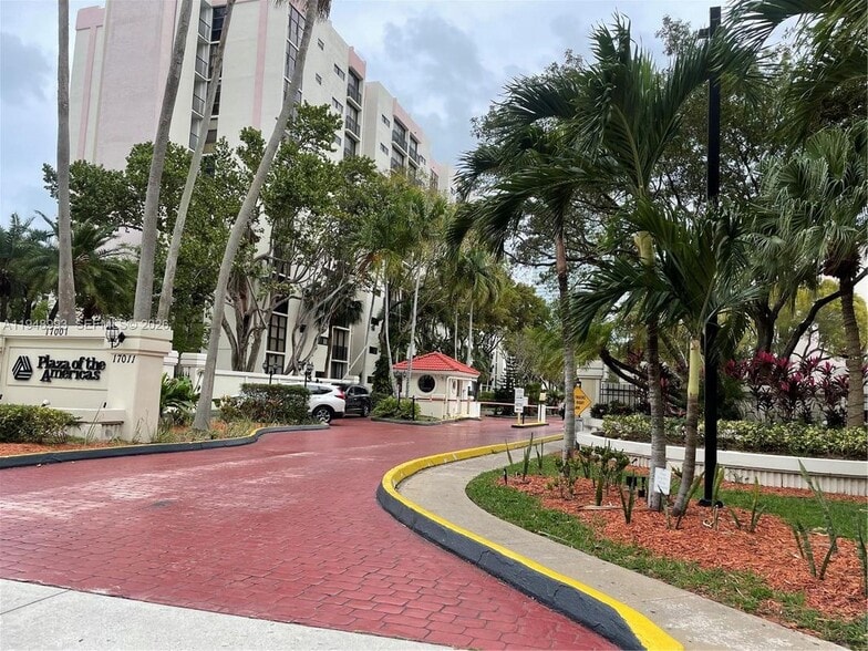 Building Photo - 16919 N Bay Rd