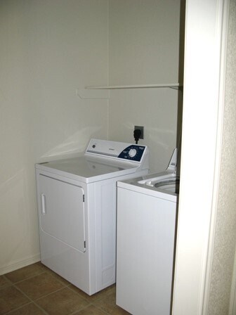 Building Photo - 501 Bermuda