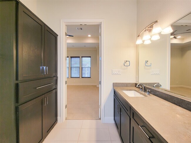 Building Photo - 5520 Kiam St