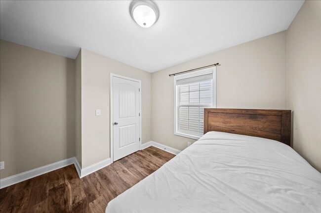 Building Photo - Pristine 3 Bed 2 Bath Home in Dalton