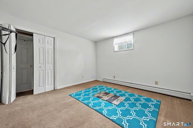 Building Photo - 15 Indian Hill Ln