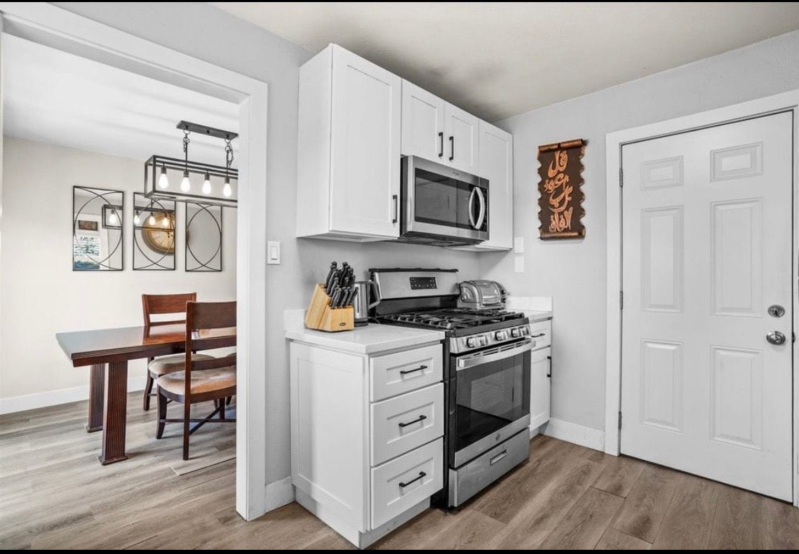 Building Photo - 80 Loma Vista Way